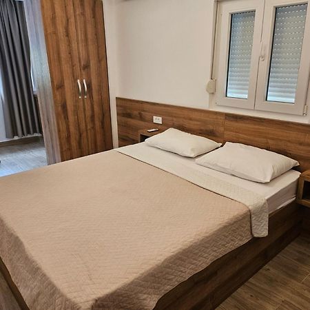 Grejm Family Apartments Petrovac Buitenkant foto